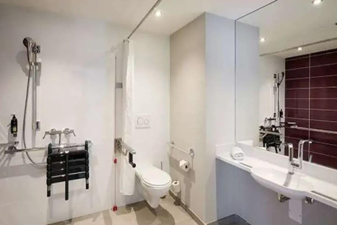 Premier Inn Muenchen City Schwabing ภายนอก รูปภาพ