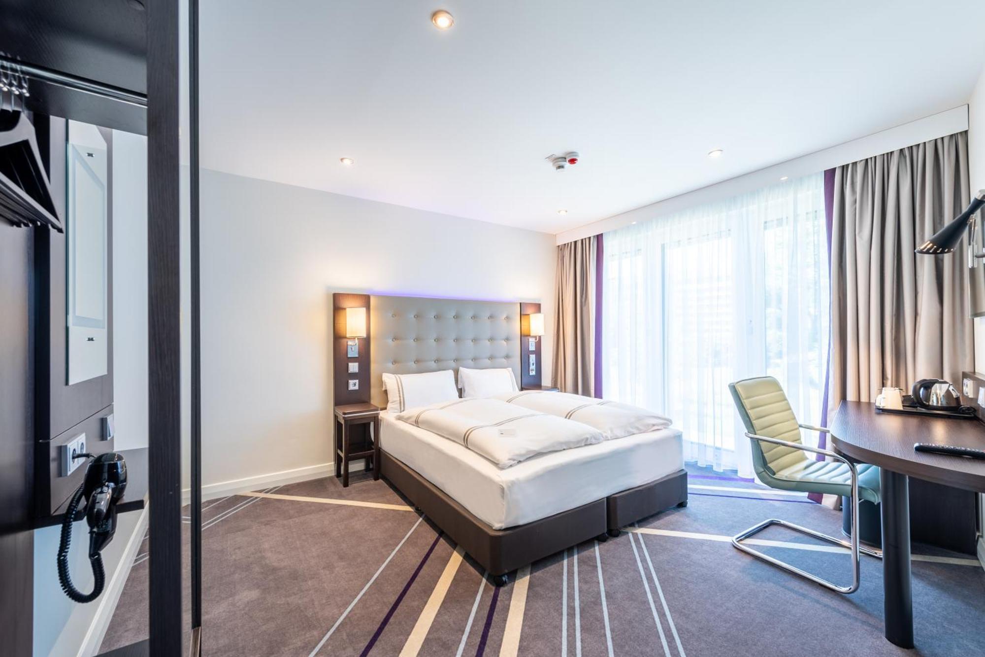 Premier Inn Muenchen City Schwabing ภายนอก รูปภาพ