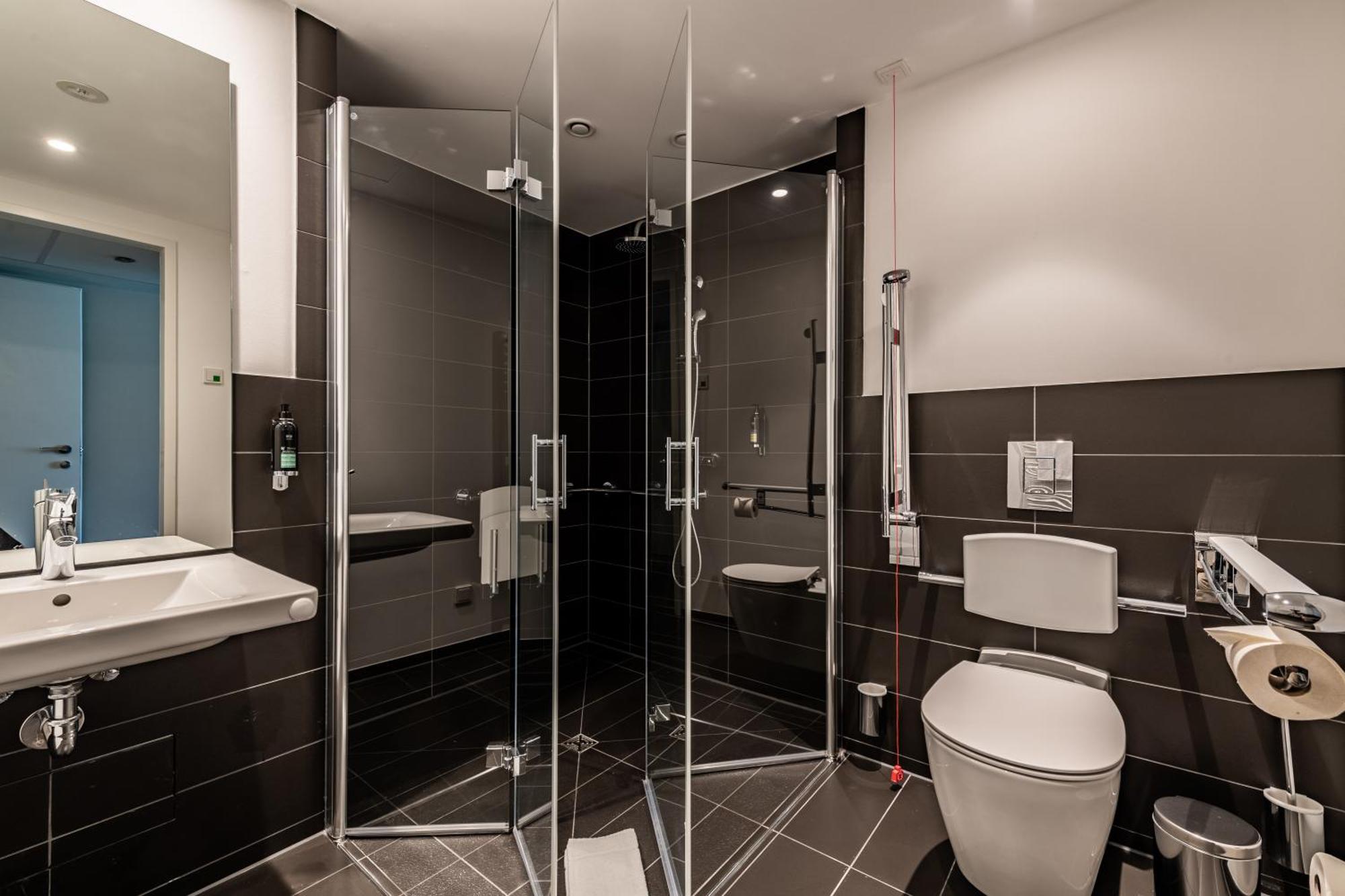 Premier Inn Muenchen City Schwabing ภายนอก รูปภาพ